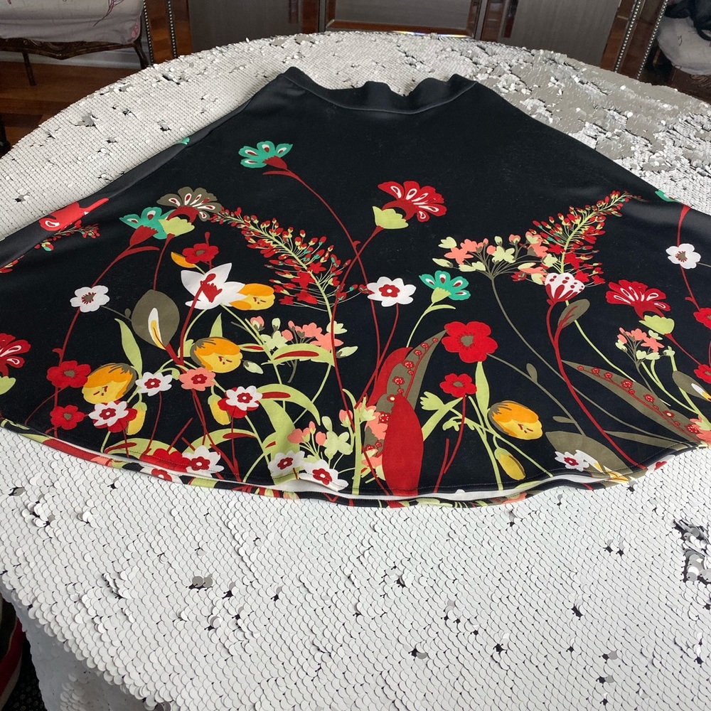 Floral skirt with pockets